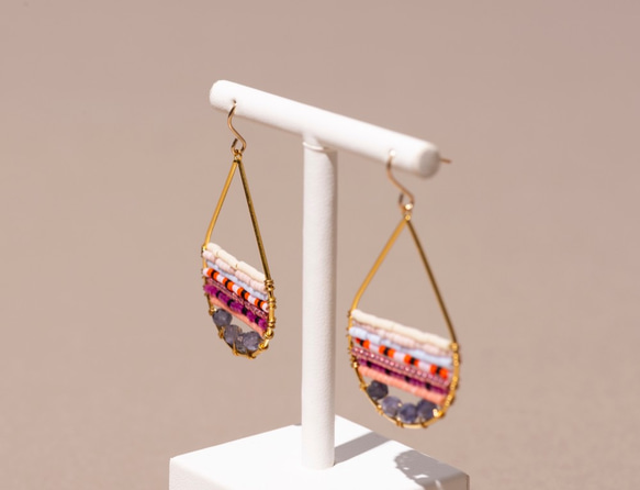 Signature Earrings (ドロップ) 2枚目の画像