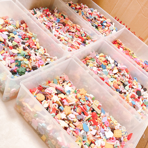 デコパーツ 材量 大量 まとめ売り 2 7キロ｜Yahoo!フリマ（旧