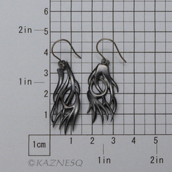 受注生産：ゴス風の翼のドロップピアス 3枚目の画像