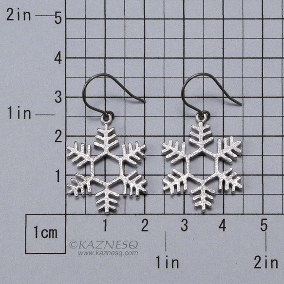 受注生産品：　雪の結晶のシルバーピアス 3枚目の画像