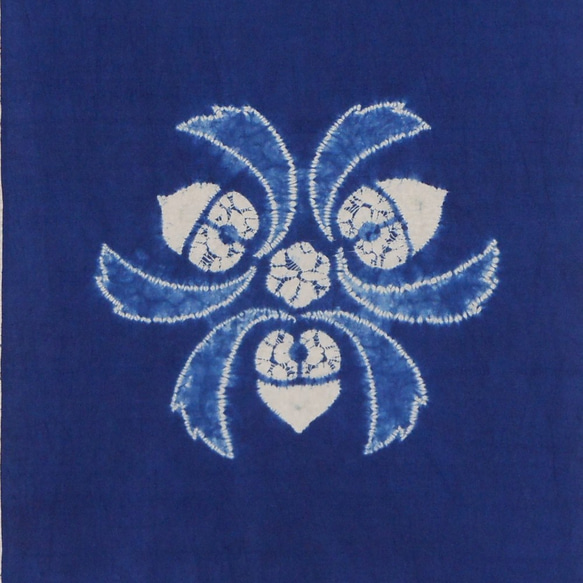 正絹　絞り染め　伝統工芸　壁掛け　タペストリー　ネイビーブルー 2枚目の画像