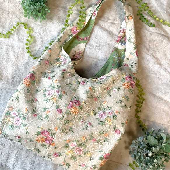 お花柄の総レースのワンショルダーバッグ、お値下げ中！ ショルダー  