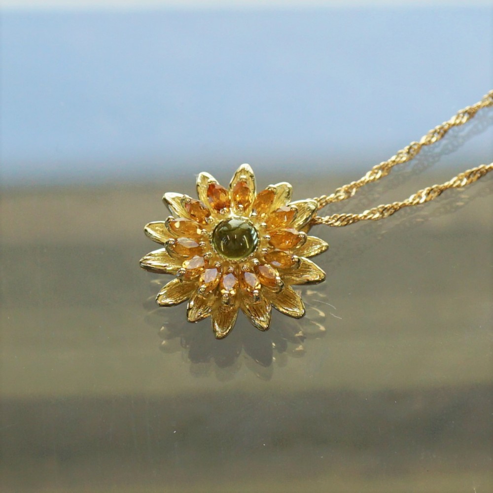 【受注製作】太陽の微笑みK18YGひまわりペンダント　ペリドット　<ヘッドのみ> 109,000円
