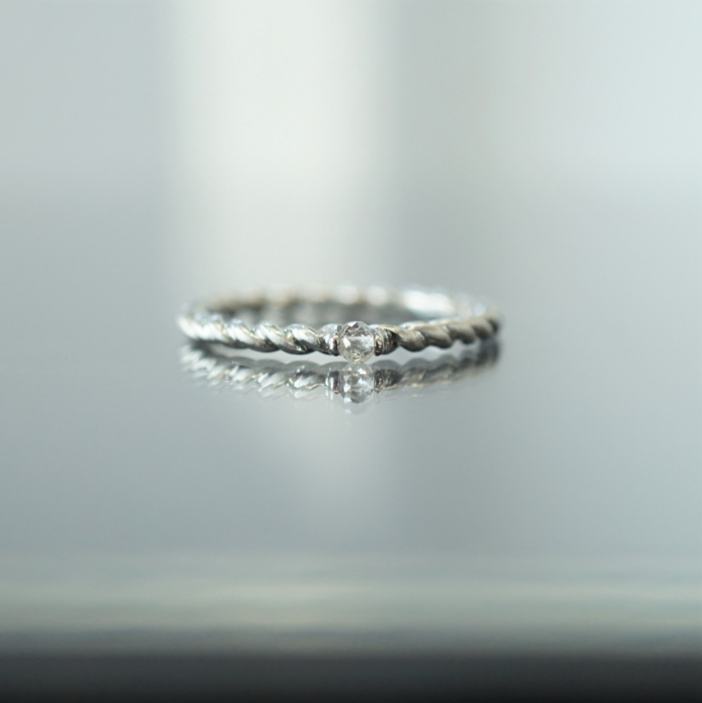 【受注製作】PT950　ブリオレットカットダイヤモンド・ツイストリング 43,000円