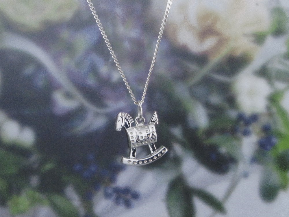 シルバー/ロッキングホースのペンダント（950シルバー 704PNS ）