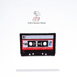 昭和レトロ 90分 カセットテープ 刺繍 ブローチ 1枚目の画像