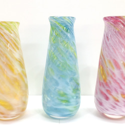 ガラス花瓶　北海道の工房作 手作りガラス 雪風〈花器〉3色あります。 一輪挿し・花瓶・花器 小樽