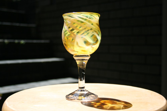 手作りガラス　雪風〈miniワイン〉3色あります。 2枚目の画像