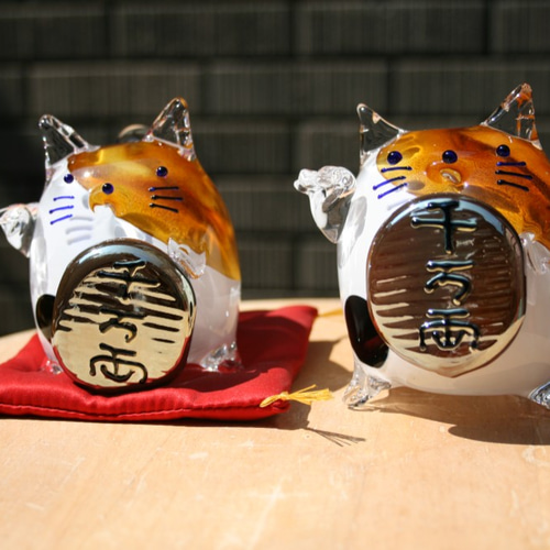 手作りガラス 招き猫やん 座布団つき 招き猫 小樽 ilponte 通販