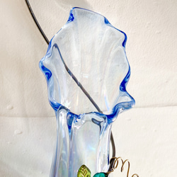 パール加工・葡萄ビーズ飾りガラス製フラワーベース壁掛け・薄い青・アンティーク調ステンレスワイヤー 7枚目の画像