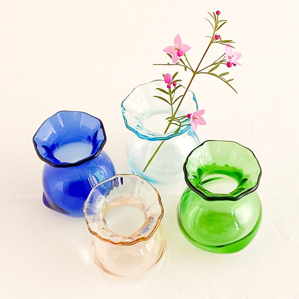 まあるいガラスの小瓶・フラワーベース(薄い水色) 9枚目の画像