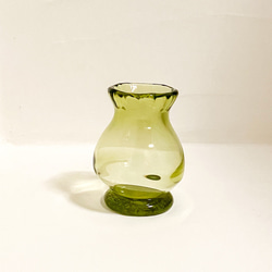 まあるいガラスの小瓶・厚底・フラワーベース(薄いオリーブ色) 7枚目の画像
