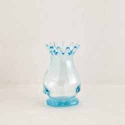 ウォータークラウン風まあるいガラスの小瓶・ガラス底付き・フラワーベース(薄い水色) 2枚目の画像