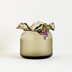 ぶどう飾り付しぼり花器・短丈フリル・ベージュ 3枚目の画像