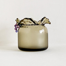 ぶどう飾り付しぼり花器・短丈フリル・ベージュ 5枚目の画像