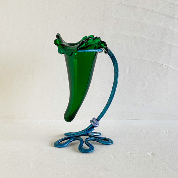 スタンドコーン型フラワーベース・花型底・ディープグリーン+青緑・一点物作品 3枚目の画像