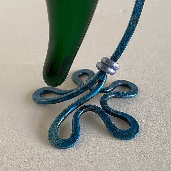 スタンドコーン型フラワーベース・花型底・ディープグリーン+青緑・一点物作品 7枚目の画像