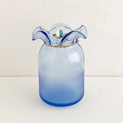 葡萄ビーズ飾りガラス製フラワーベース・薄い青・スモークステンレスワイヤー・パール加工 5枚目の画像