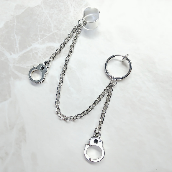 NO.8 ダブル手錠 フェイクピアス×イヤーカフ×チェーン(片耳用 
