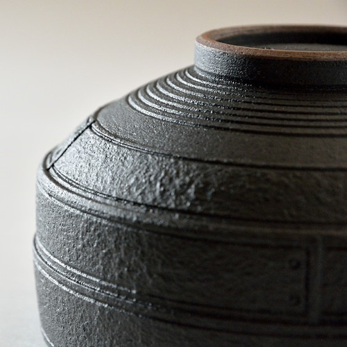京焼「黒鉄釉錆肌抹茶碗」柴田恭久作 陶器 茶碗・めし碗 柴田窯 京焼「黒鉄釉錆肌抹茶碗」柴田恭久作 陶器 茶碗・めし碗 柴田窯