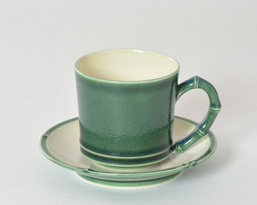 緑色のひび割れ釉の陶器カップ　清国から 緑色のひび割れ釉の陶器カップ 清国から 美術品・アンティーク