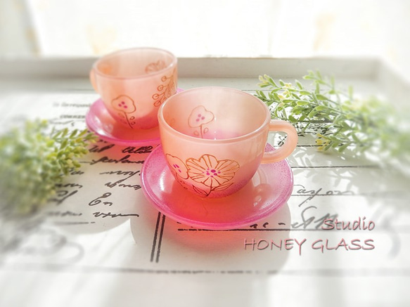 Happy flower　～ガラスのカップ＆ソーサー・ピンク（絵付けガラス） 2枚目の画像