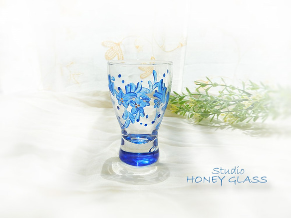 ブルーパールの花柄ミニグラス（絵付けグラス） 4枚目の画像