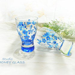ブルーパールの花柄ミニグラス（絵付けグラス） 1枚目の画像
