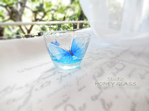 ガラスの酒杯 ～Blue butterfly (絵付けガラス) おちょこ