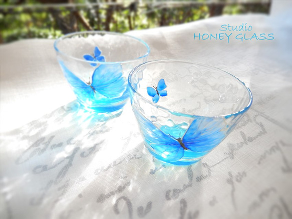 ガラスの酒杯　～Blue butterfly (絵付けガラス) 7枚目の画像