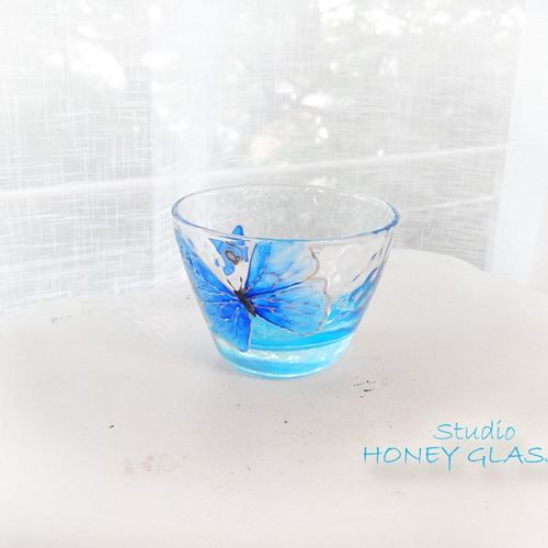 ガラスの酒杯 ～Blue butterfly (絵付けガラス) おちょこ・ぐい呑み