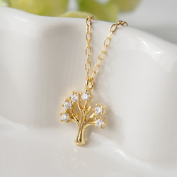 small tree with cz / gold necklace 1枚目の画像