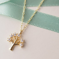 small tree with cz / gold necklace 2枚目の画像