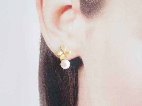 【SV925】petit flower & pearl pierce / ピアス ゴールド 花 パール  入学式 母の日 3枚目の画像