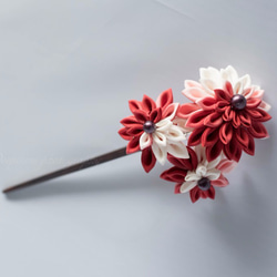 Tumami KANZASHI 「紅花」 / つまみ細工花かんざし　１本挿し 1枚目の画像