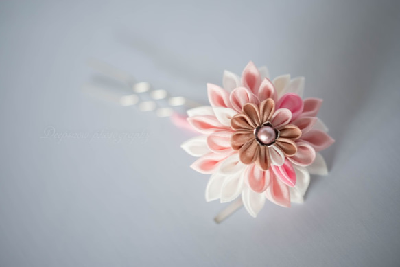 SALE!「桃斑」TSUMAMI　KANZASHI・ つまみ細工花ビラ簪 2枚目の画像