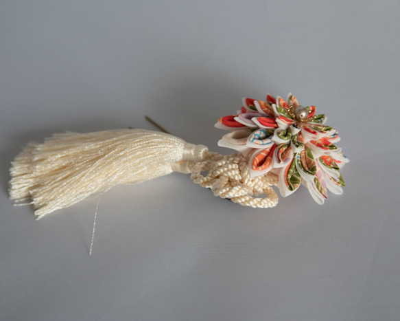 「絢爛」TSUMAMI　KANZASHI・つまみ細工花簪　タッセル付き *受注制作 5枚目の画像