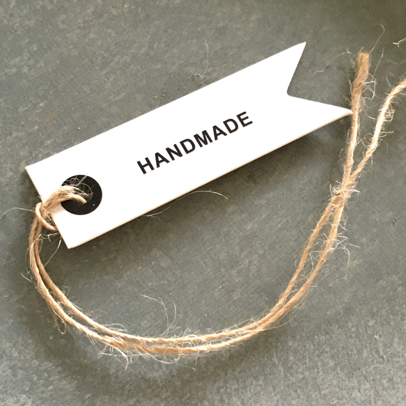 帶麻繩的禮品標籤/留言標籤“HANDMADE”（手工製作）20 件套 | 包裝用品 第1張的照片