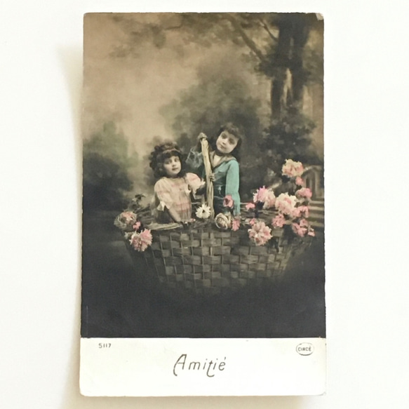 古董明信片 | 花籃裡的男孩和女孩（法國） 第1張的照片