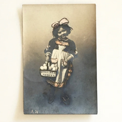 アンティークポストカードエプロン姿の少女