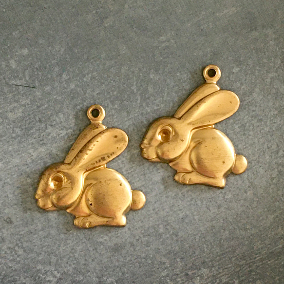黃銅沖壓吊飾 2 隻兔子｜死貨（復古古董） 第1張的照片