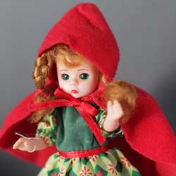 Little Red Riding Hood｜マクドナルドUSA×マダムアレクサンダードール 2枚目の画像
