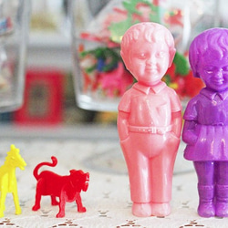 イタリア製カラフルプラスチックドール 男の子と女の子2体セット 5枚目の画像