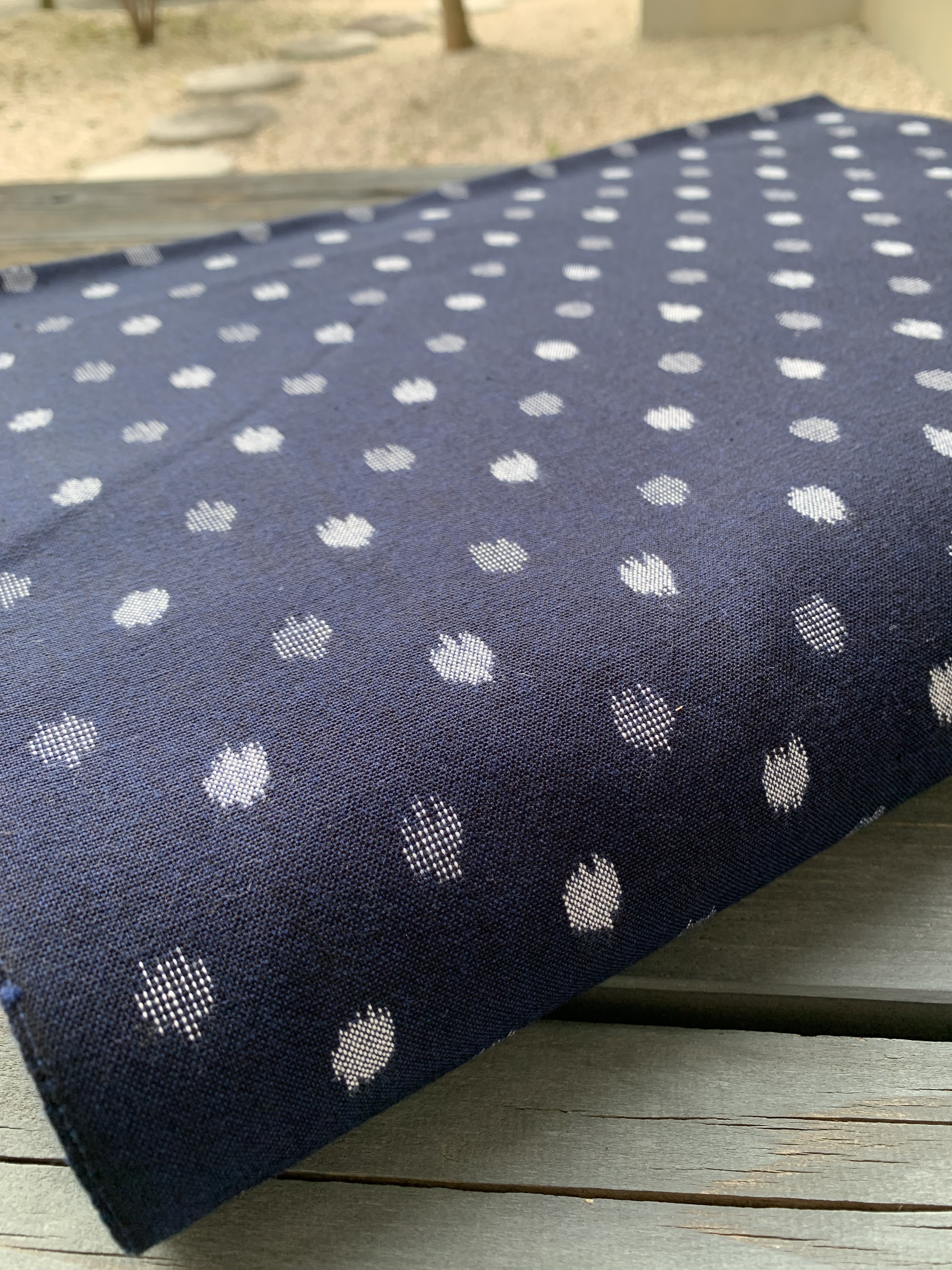 久留米絣「水玉」中紺（＊1mからの切り売り） 生地 かすり日和
