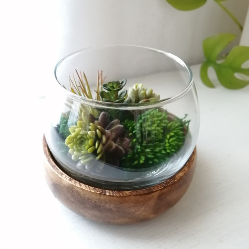 再販)【フェイクグリーン】ガラスに入った多肉植物の寄植え フェイク