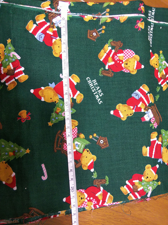 クリスマス柄コットン。。可愛い くまちゃんサンタクロース ベアー柄 ハンドメイド材料 手作り 布 3枚目の画像