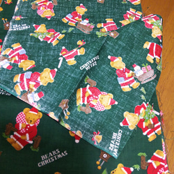クリスマス柄コットン。。可愛い くまちゃんサンタクロース ベアー柄 ハンドメイド材料 手作り 布 4枚目の画像