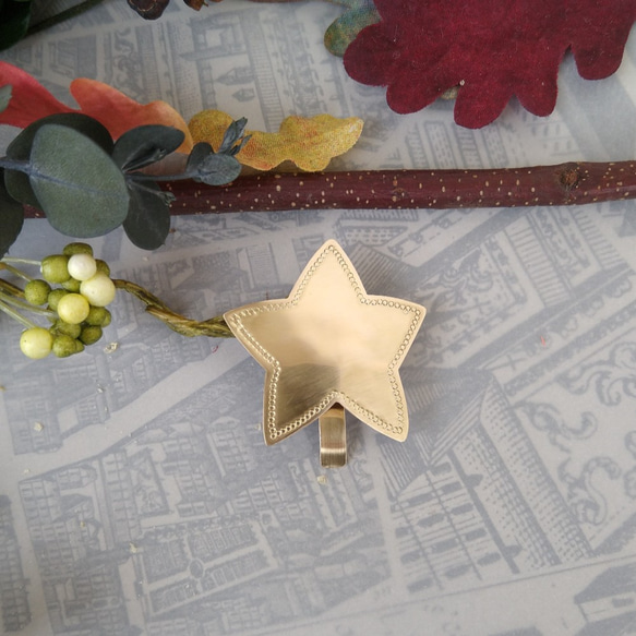 真鍮星のポニーフック　秋ヘアゴム変更無料　ヘアカフス　スター 1枚目の画像
