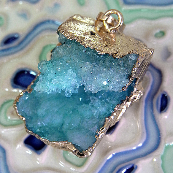 限定☆奇跡の天然石 ドゥルージーネックレス♪ druzy 淡い青色