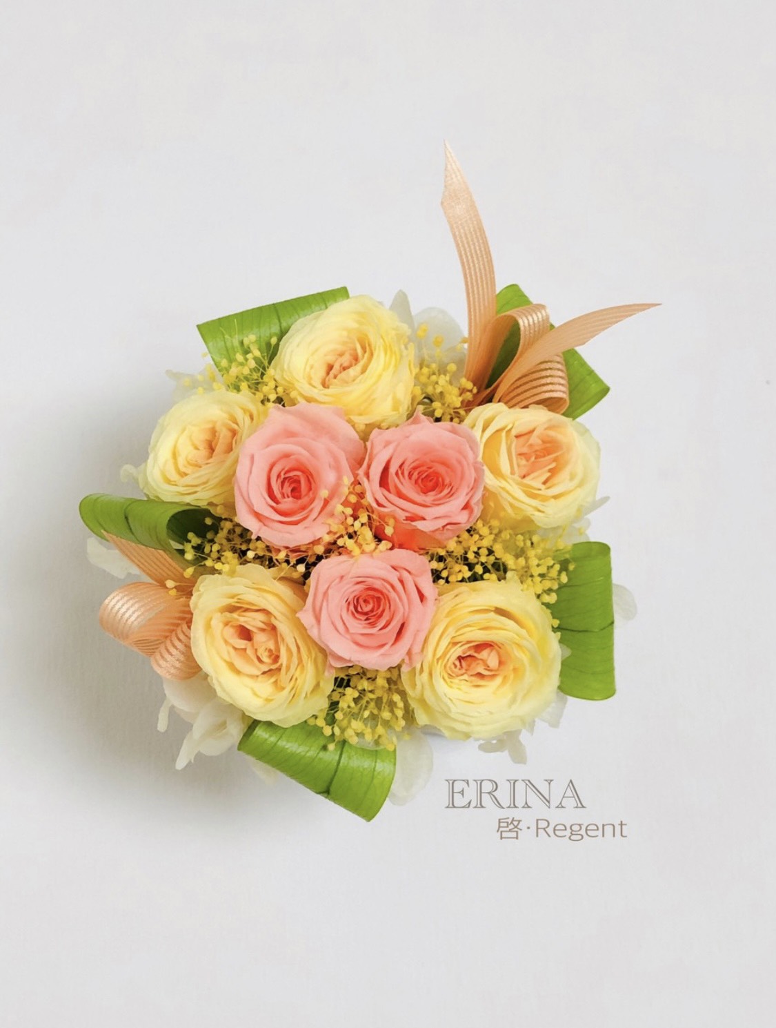 セール開催中！！「こころおどる」2色のローズアレンジメント